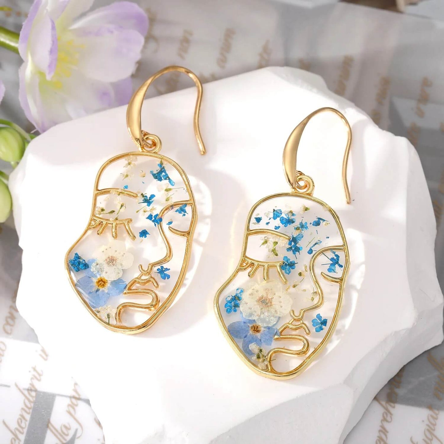 Boucles d'Oreilles en Fleurs Séchées Visage d'Ange Bleu Maison Gaya Boucles d'oreilles en fleurs séchées
