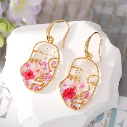 Boucles d'Oreilles en Fleurs Séchées Visage d'Ange Rouge Maison Gaya Boucles d'oreilles en fleurs séchées